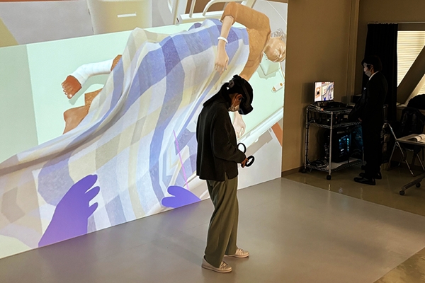 体験会の様子①(看護シミュレーションVR)